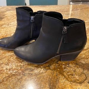 Frye Judith bootie